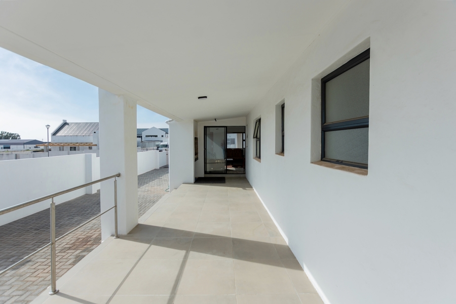 4 Bedroom Property for Sale in Harbour Heights Western Cape